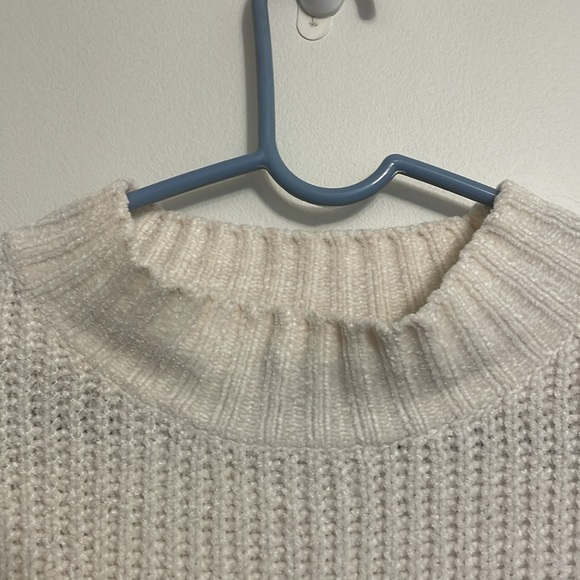 WOMENS LARGE WHITE SWEATER - Picture 3 of 5